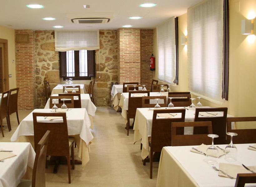 Hostal Restaurante La Muralla Онья Экстерьер фото