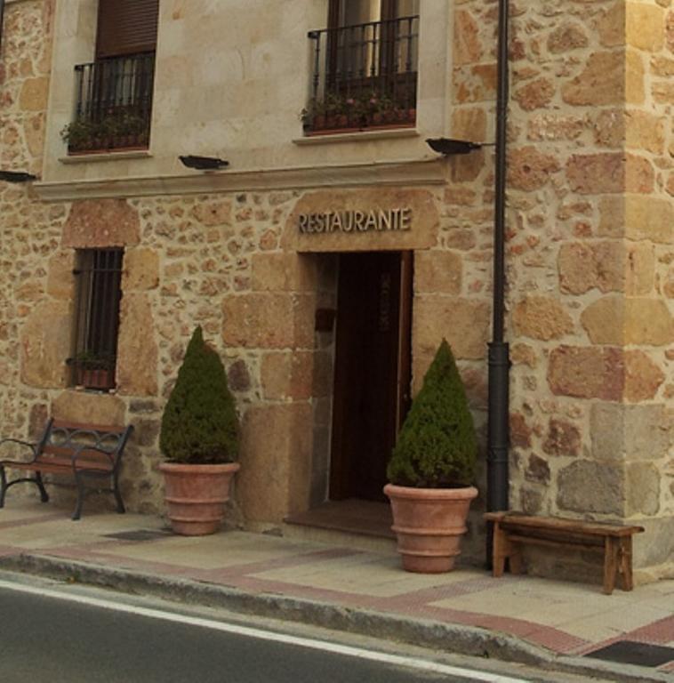 Hostal Restaurante La Muralla Онья Экстерьер фото